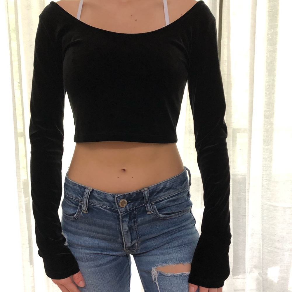 Velvet long sleeve crop top